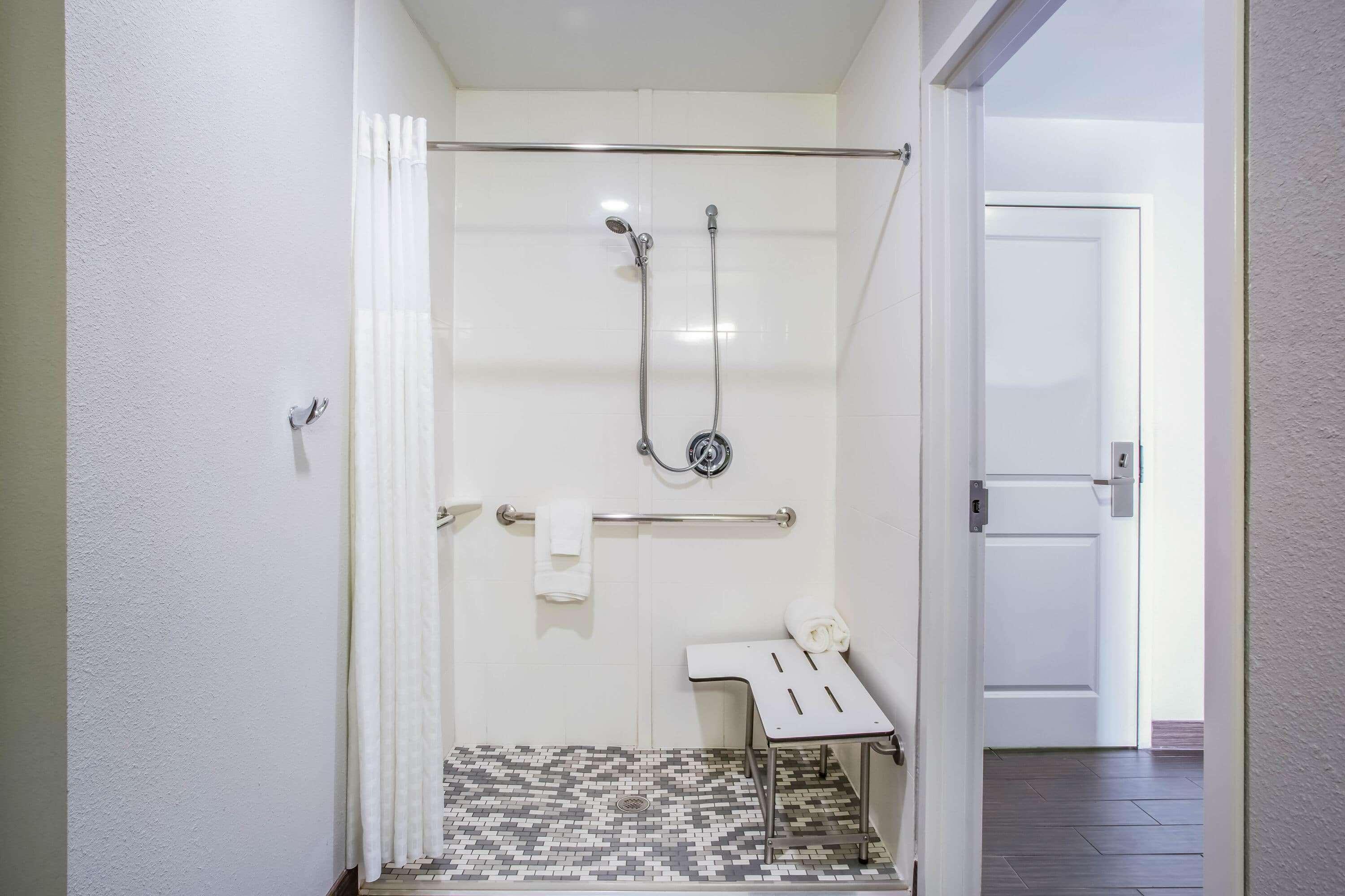 La Quinta By Wyndham Lynchburg At Liberty Univ. Hotel Bagian luar foto