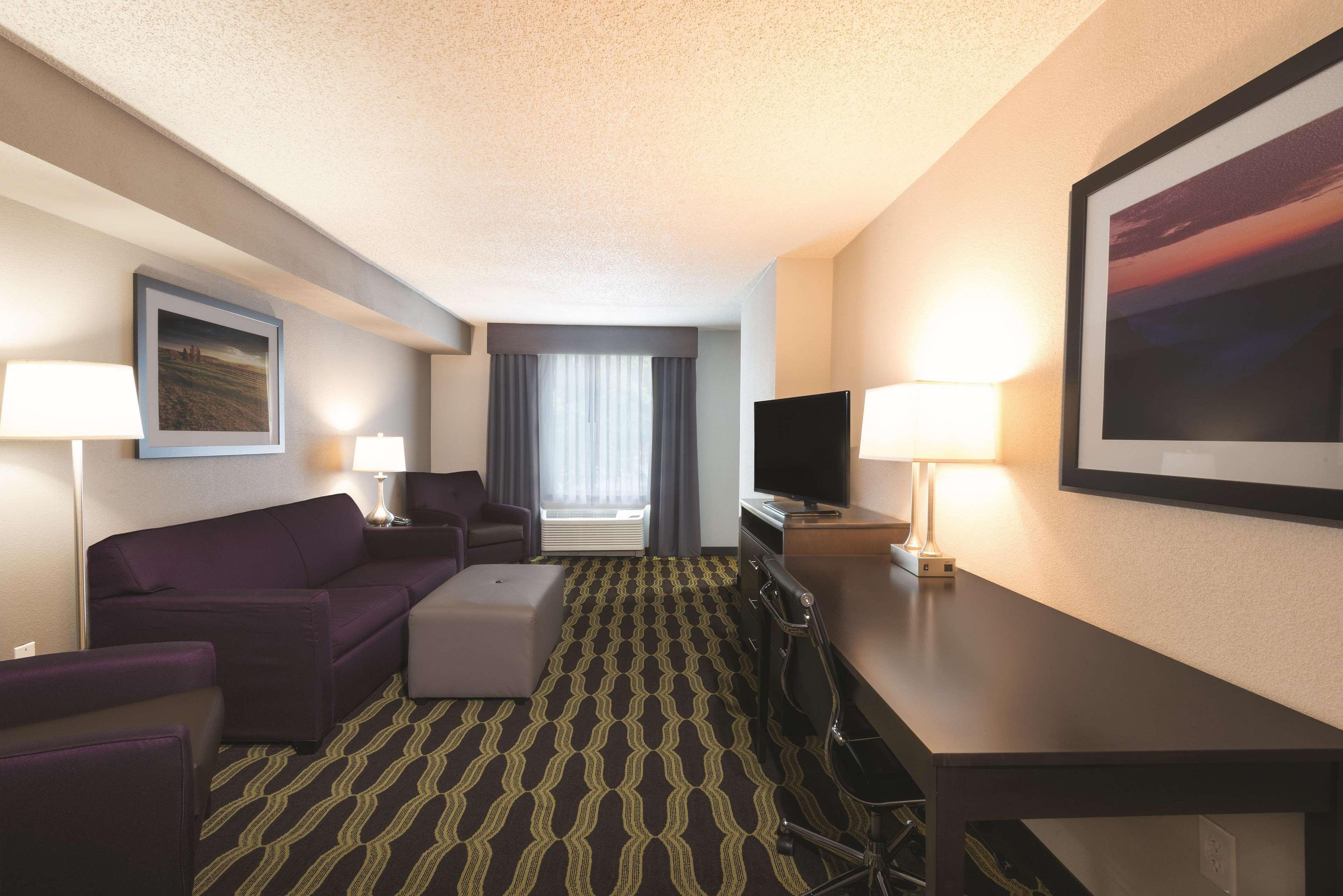 La Quinta By Wyndham Lynchburg At Liberty Univ. Hotel Bagian luar foto