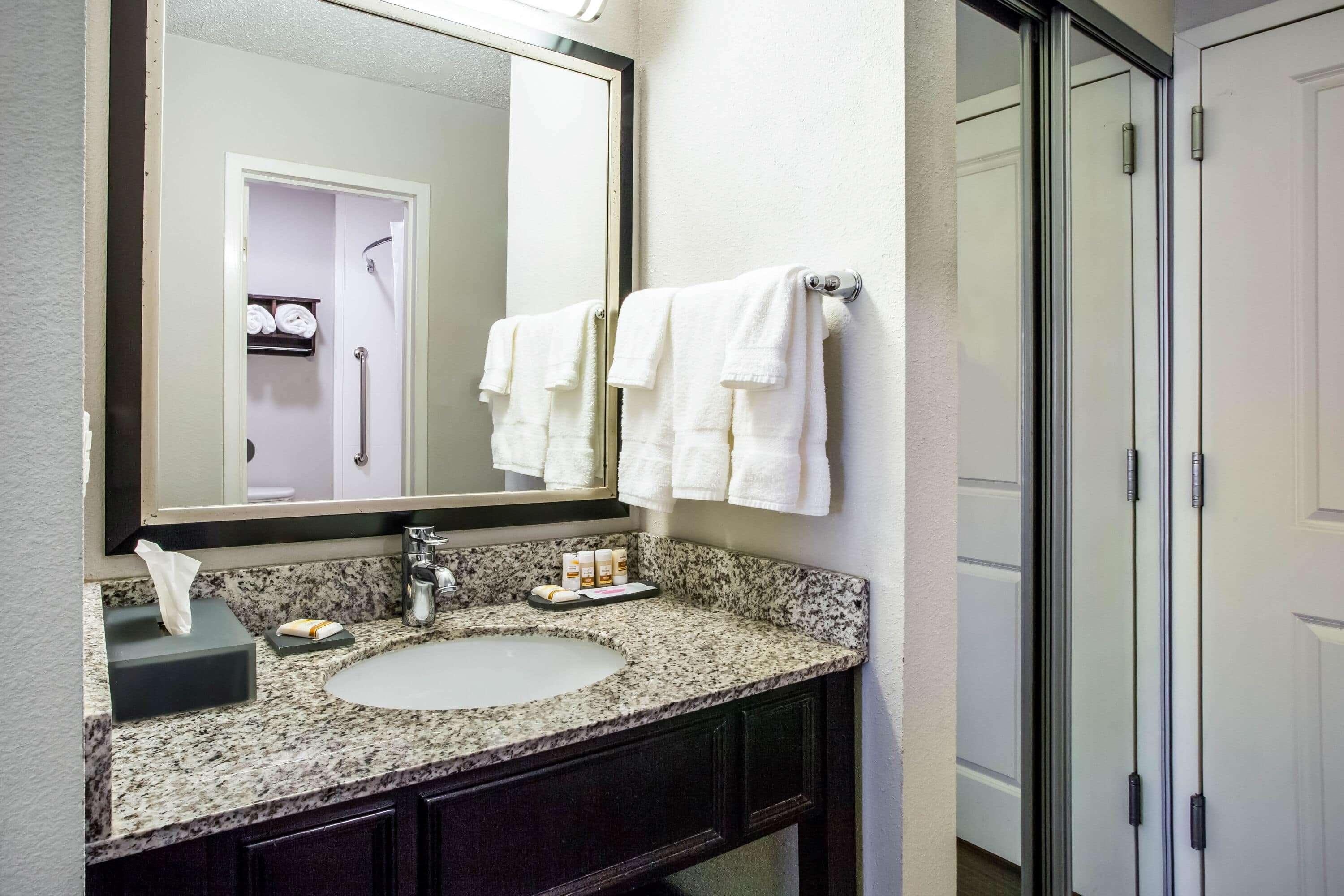 La Quinta By Wyndham Lynchburg At Liberty Univ. Hotel Bagian luar foto